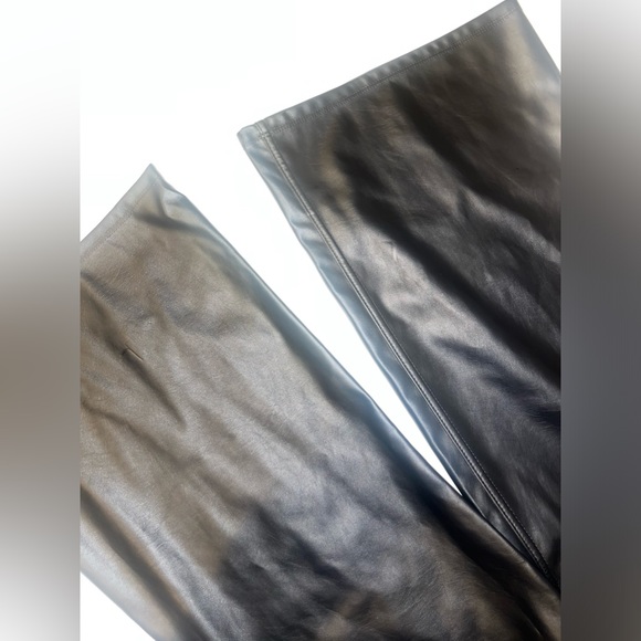 Wild Fable Size 14 Low-Rise Faux Leather Flare Pants in Black 🖤 - Picture 4 of 7